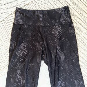 Old Navy Elevate Leggings